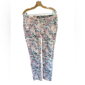 Miss Me Flowered Cuffed Cargo Skinny Jeans 31